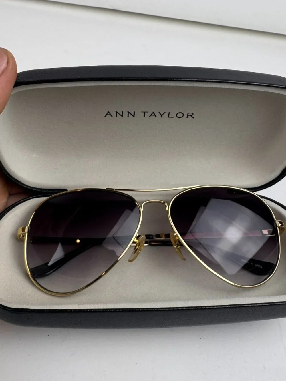 ANN TAYLOR Gold Aviator Sunglasses Men Gradient Lens 58-14-140 w/ GLASS CASE